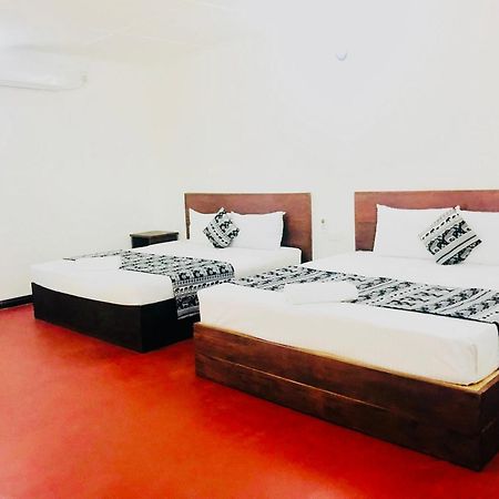 Wild Hut Habarana Bed & Breakfast エクステリア 写真
