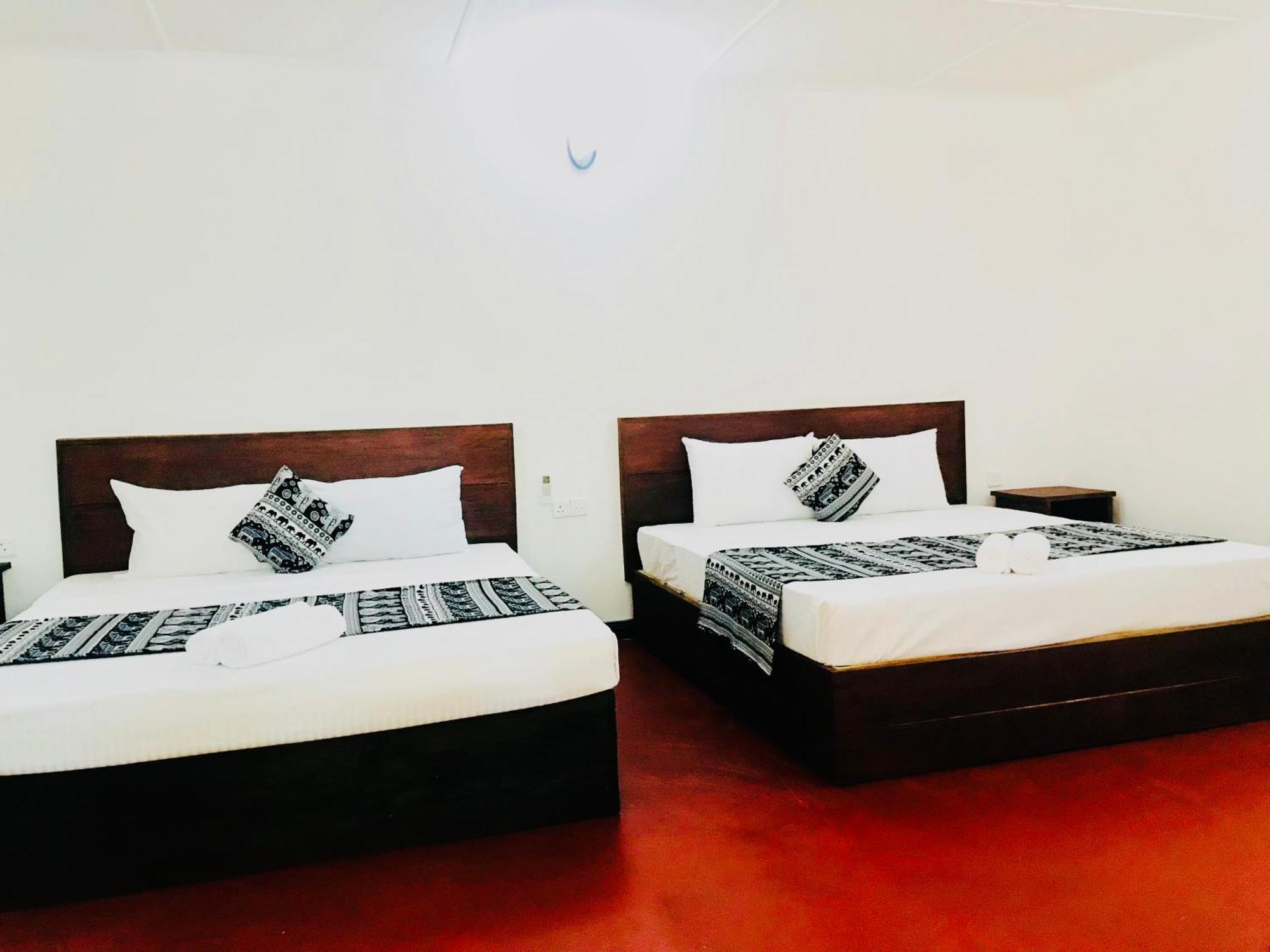 Wild Hut Habarana Bed & Breakfast エクステリア 写真